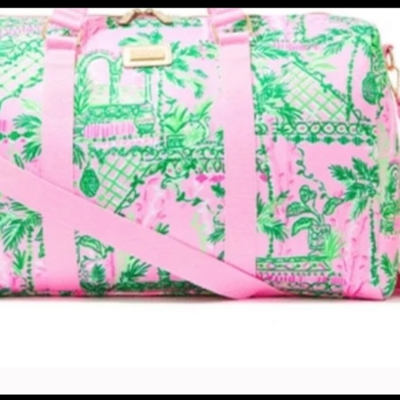 Lilly Pulitzer Handbags - NWT Lilly Pulitzer Gym Bag